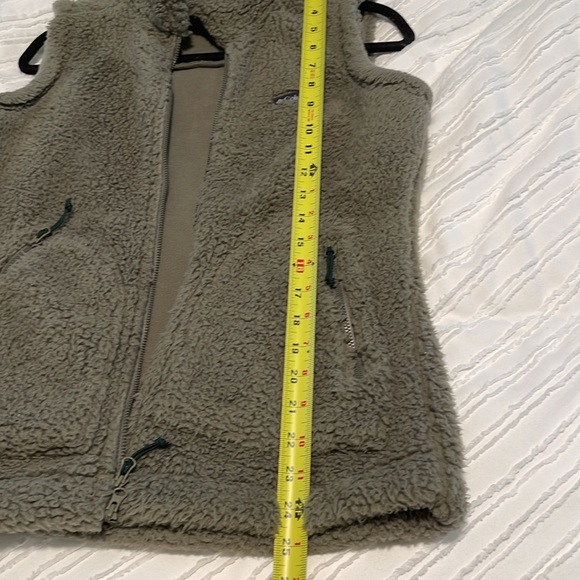 EUC Columbia Winter Pass Sherpa Vest - small - Picture 12 of 13